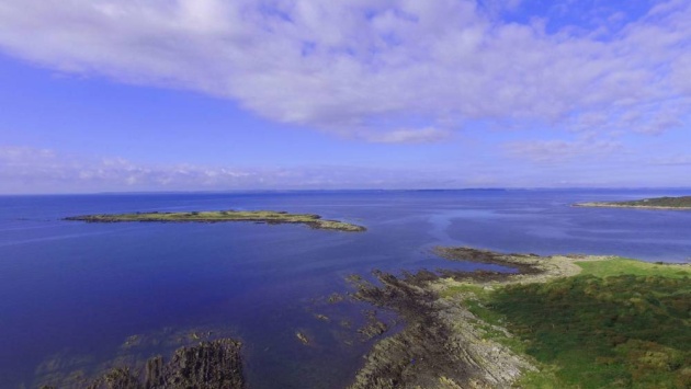 مقابل 190 ألف دولار .. جزيرة اسكتلندية للبيع