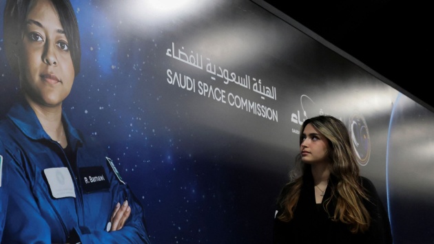 المرأة السعودية تدخل الفضاء