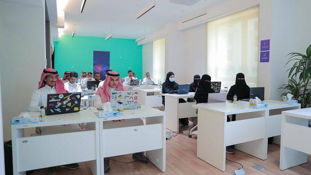 أكاديمية طويق .. 60 شراكة عالمية لتأهيل الكوادر الوطنية في 10 مجالات