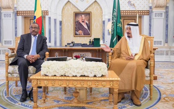 الملك يبحث مع رئيس الوزراء الأثيوبي دعم العلاقات الثنائية