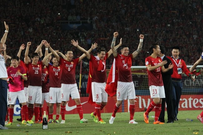 جوانجزو الصيني يتأهل لمواجهة الأهلي الإماراتي في نهائي آسيا