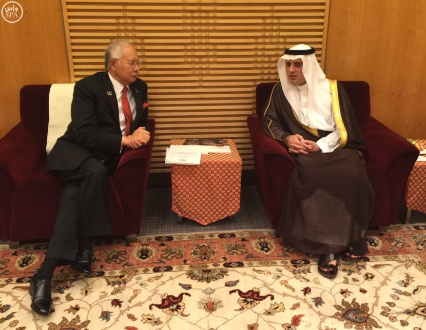 رئيس الوزراء الماليزي يستقبل وزير الخارجية