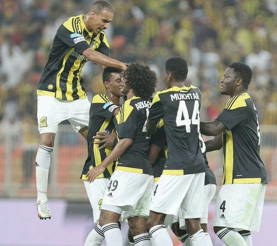 الاتحاد يصعد لدور الأربعة في كأس ولي العهد