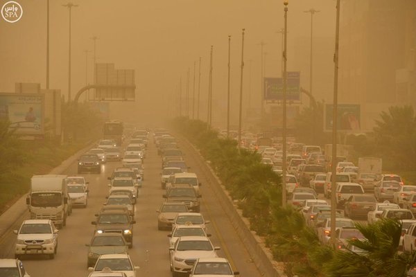 مستشفيات الرياض تتأهب لمواجهة الحالات الطارئة بسبب موجة الغبار