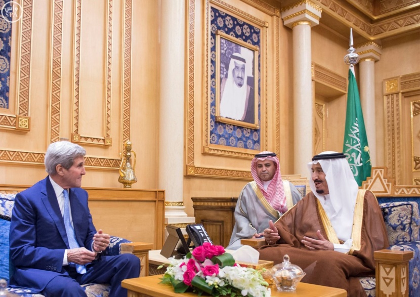 خادم الحرمين الشريفين يستقبل وزير الخارجية الأمريكي