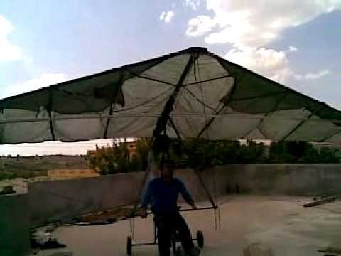 شاب يتسلل من إسرائيل بطائرة شراعية للانضمام لداعش