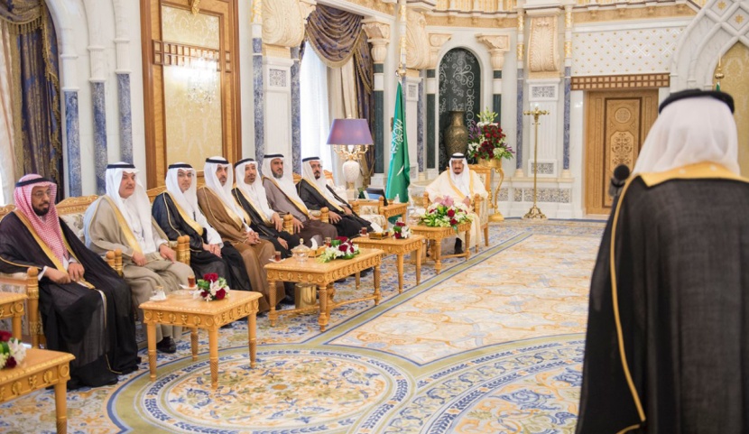 الملك يستقبل مسؤولي "التحلية" بعد حصدهم جوائز عالمية