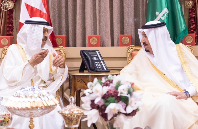 خادم الحرمين الشريفين يستقبل رئيس الوزراء البحريني