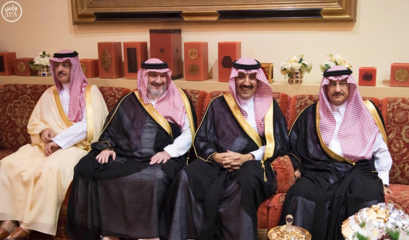 خادم الحرمين الشريفين يستقبل رئيس الوزراء البحريني