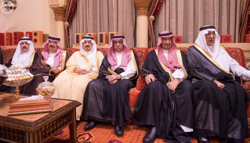 خادم الحرمين الشريفين يستقبل رئيس الوزراء البحريني
