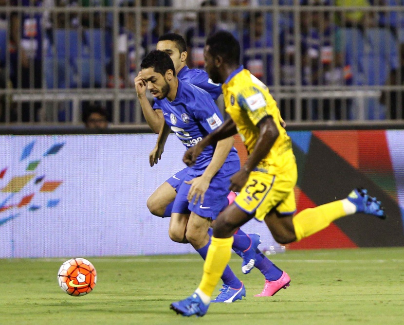 قصة مصورة: الهلال يستعيد صدارة الدوري بالفوز على التعاون
