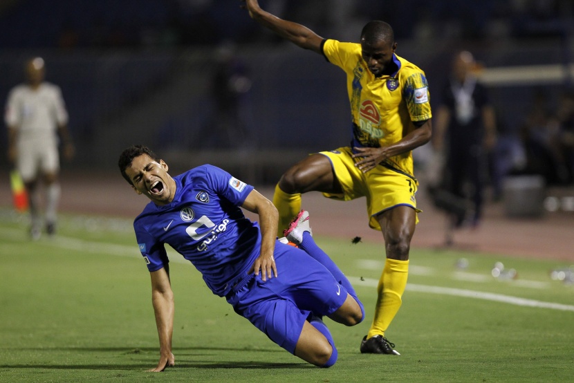 قصة مصورة: الهلال يستعيد صدارة الدوري بالفوز على التعاون