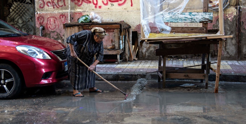 قصة مصورة: شوارع بيروت تغرق في النفايات بسبب الأمطار الغزيرة
