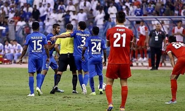 الهلال يلجأ لمحكمة التحكيم الرياضية بشأن مشاركة السعيدي مع الأهلي