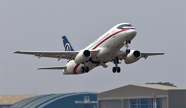 طائرة روسية تحمل أشلاء ضحايا الطائرة المنكوبة تغادر مطار القاهرة