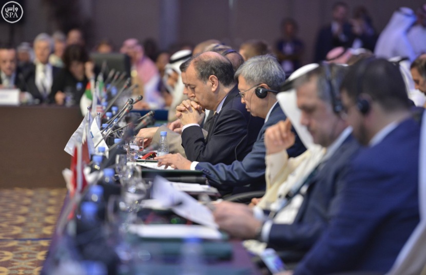 النعيمي: مصادرِ الطاقةِ المتجددةِ مكملة للوقود الأحفوري وليست بديلاً عنه
