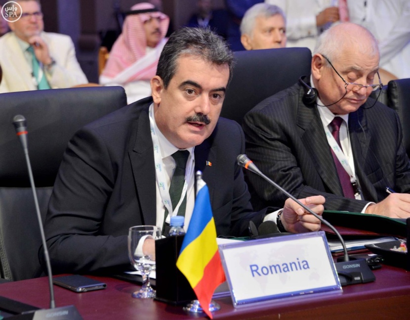 النعيمي: مصادرِ الطاقةِ المتجددةِ مكملة للوقود الأحفوري وليست بديلاً عنه