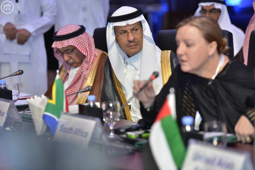 النعيمي: مصادرِ الطاقةِ المتجددةِ مكملة للوقود الأحفوري وليست بديلاً عنه
