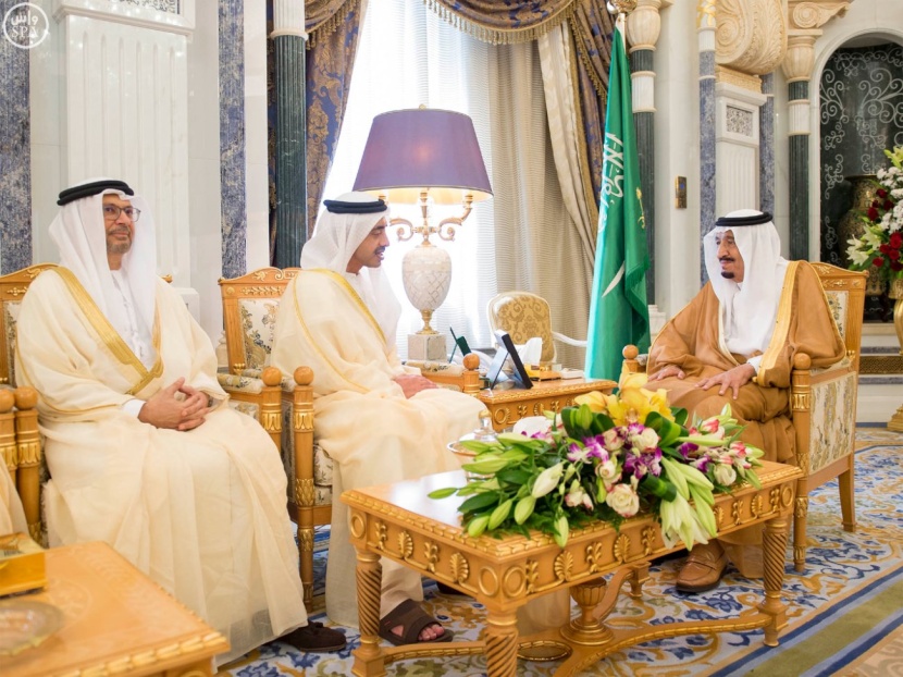 الملك يستقبل رئيس جزر القمر ووزير الخارجية الإماراتي وقائد الجيش الباكستاني