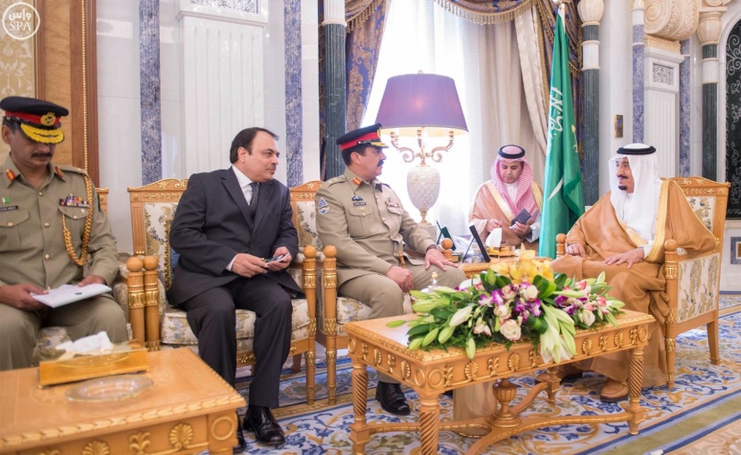 الملك يستقبل رئيس جزر القمر ووزير الخارجية الإماراتي وقائد الجيش الباكستاني