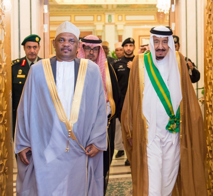 الملك يستقبل رئيس جزر القمر ووزير الخارجية الإماراتي وقائد الجيش الباكستاني