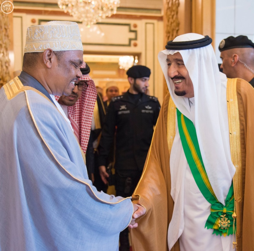 الملك يستقبل رئيس جزر القمر ووزير الخارجية الإماراتي وقائد الجيش الباكستاني