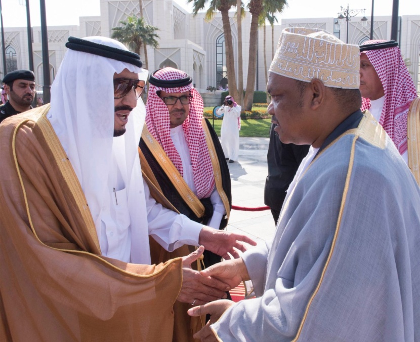 الملك يستقبل رئيس جزر القمر ووزير الخارجية الإماراتي وقائد الجيش الباكستاني
