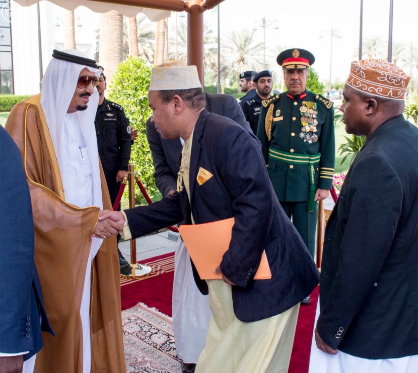 الملك يستقبل رئيس جزر القمر ووزير الخارجية الإماراتي وقائد الجيش الباكستاني