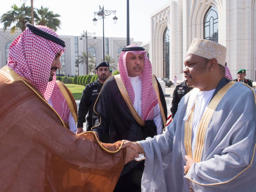 الملك يستقبل رئيس جزر القمر ووزير الخارجية الإماراتي وقائد الجيش الباكستاني