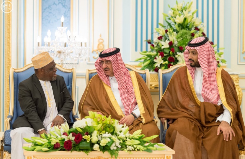 الملك يستقبل رئيس جزر القمر ووزير الخارجية الإماراتي وقائد الجيش الباكستاني