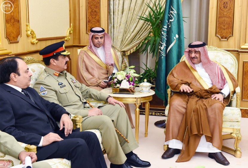 ولي العهد يبحث آفاق التعاون المشترك مع قائد الجيش الباكستاني