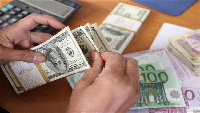 الدولار يواصل الصعود مع استعداد المركزي الأمريكي لرفع الفائدة في ديسمبر