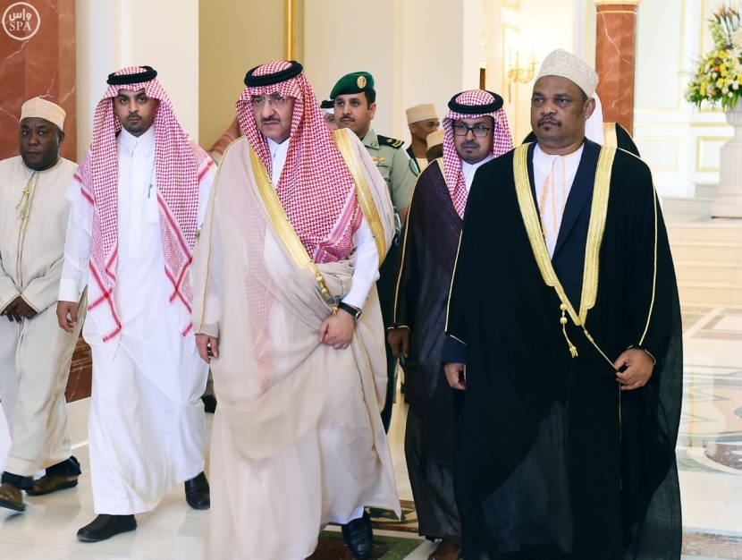 ولي العهد يلتقي رئيس جمهورية القمر المتحدة