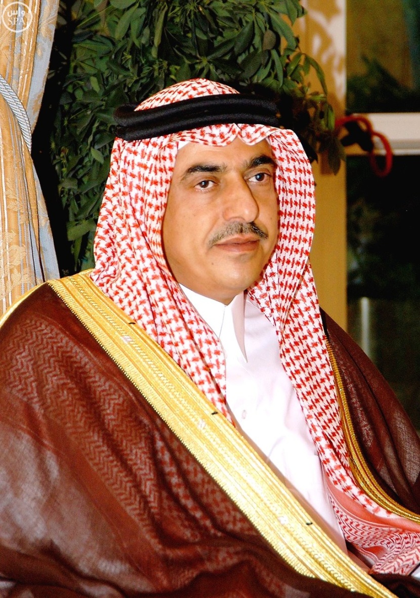 وزير الشؤون البلدية يوقع عقود 15 مشروعاً بتكلفة أكثر من 800 مليون ريال