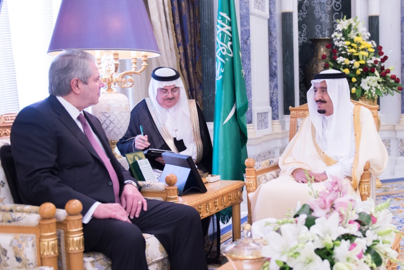 خادم الحرمين يستقبل رئيس جهاز المراجعة المالية الأمريكية