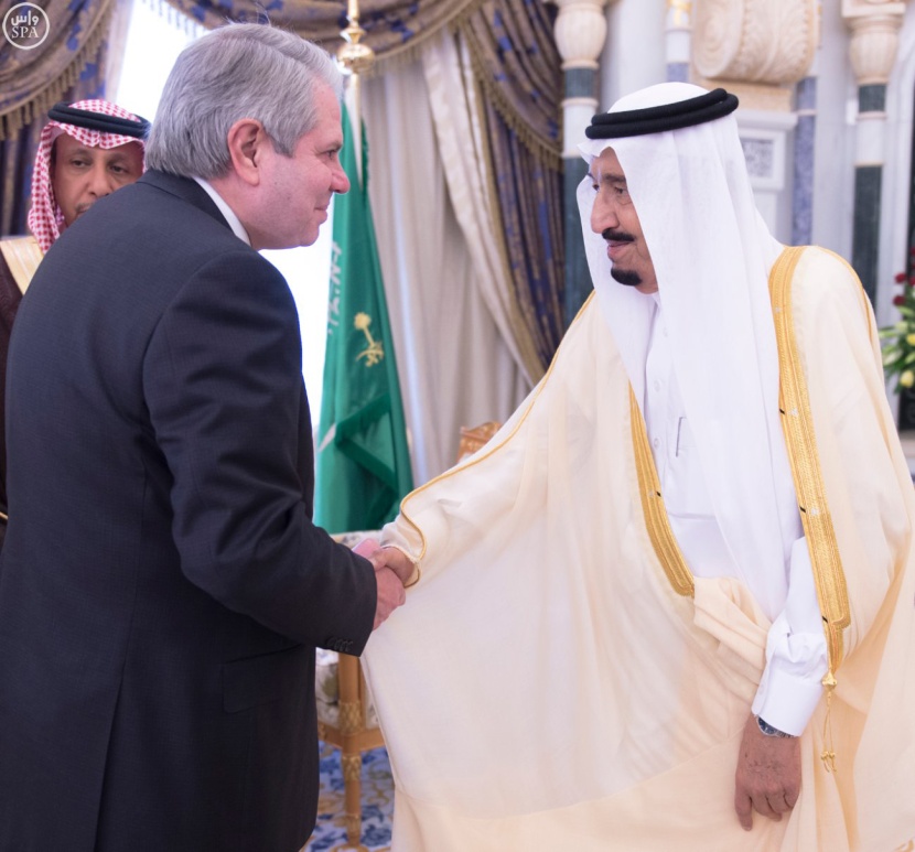 خادم الحرمين يستقبل رئيس جهاز المراجعة المالية الأمريكية