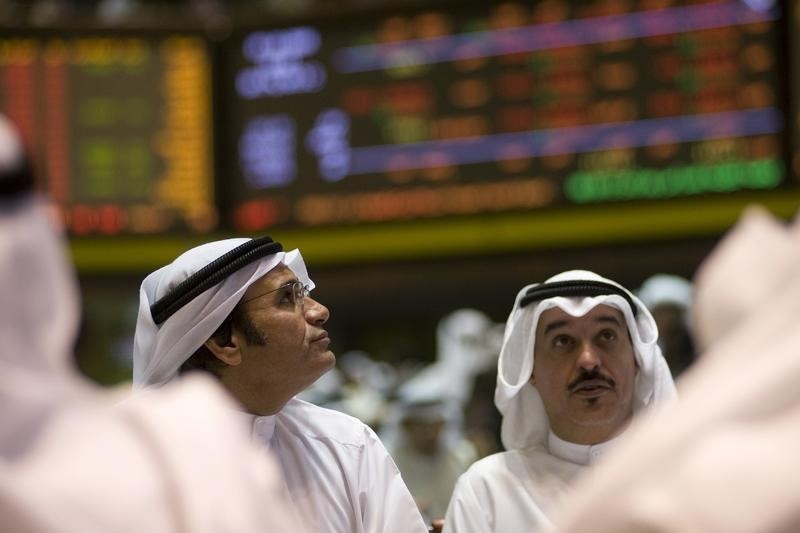 أسواق الأسهم في الشرق الأوسط تتراجع مع توقعات رفع الفائدة الأمريكية