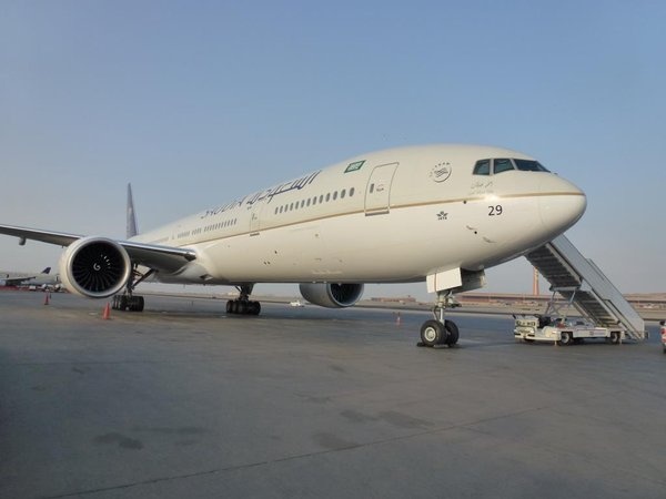 "السعودية" تتسلم طائرتين طراز بوينج "B777"