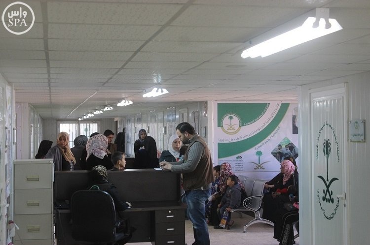 العيادات التخصصية السعودية تعالج أكثر من 8500 لاجئ سوري في مخيم الزعتري