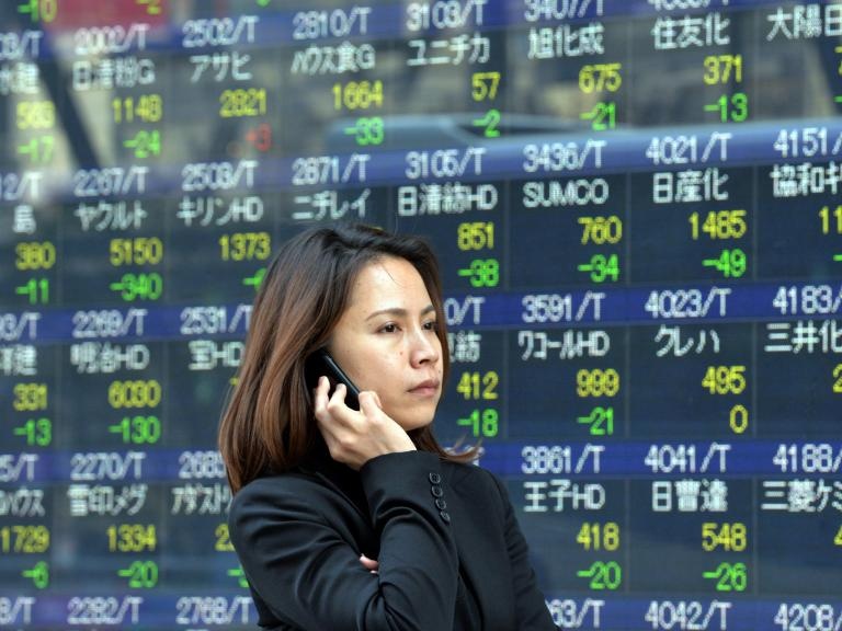 نيكي ينتعش مع تحسن المعنويات بفعل مكاسب وول ستريت وتراجع الين