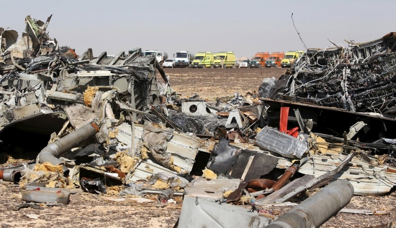 احتجاز اثنين من موظفي مطار شرم الشيخ للاشتباه بمساعدتهم في زراعة قنبلة داخل الطائرة الروسية