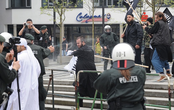 بعد إنكار طويل .. الغرب يعترف: «داعش» خطر وجودي