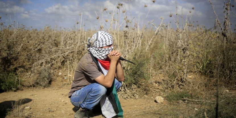 فلسطيني يطعن أربعة في جنوب إسرائيل