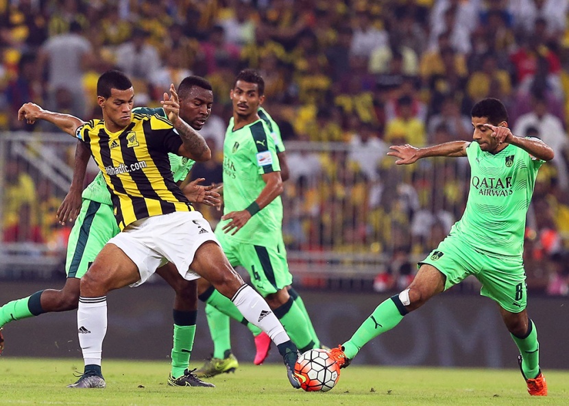 الأهلي يحسم "ديربي جدة" ويواصل ملاحقة الهلال