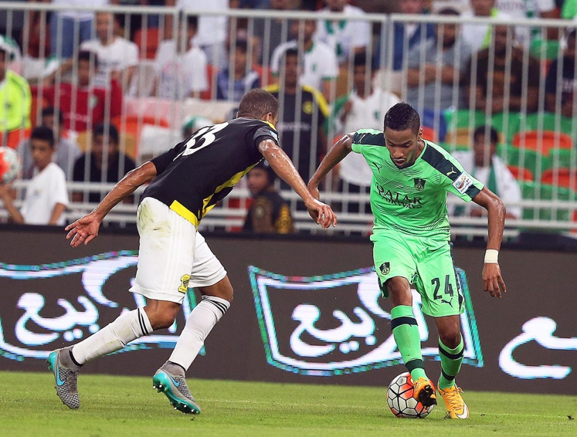 الأهلي يحسم "ديربي جدة" ويواصل ملاحقة الهلال