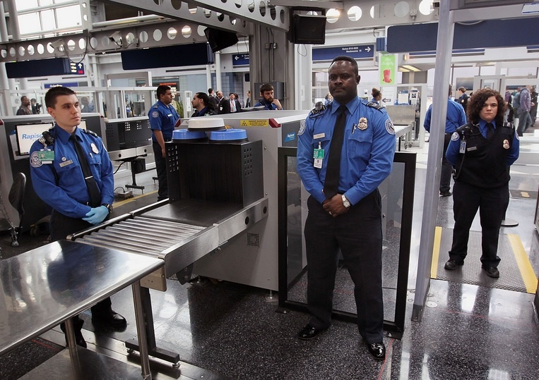 لجنة بالأمم المتحدة تراجع أمن المطارات بعد حادث الطائرة الروسية في مصر