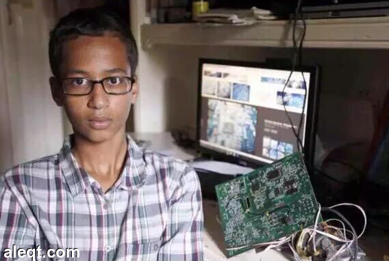 المخترع أحمد محمد يطلب تعويضا 15 مليون دولار
