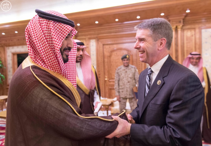 ولي ولي العهد يلتقي وفداً من الكونجرس الأمريكي