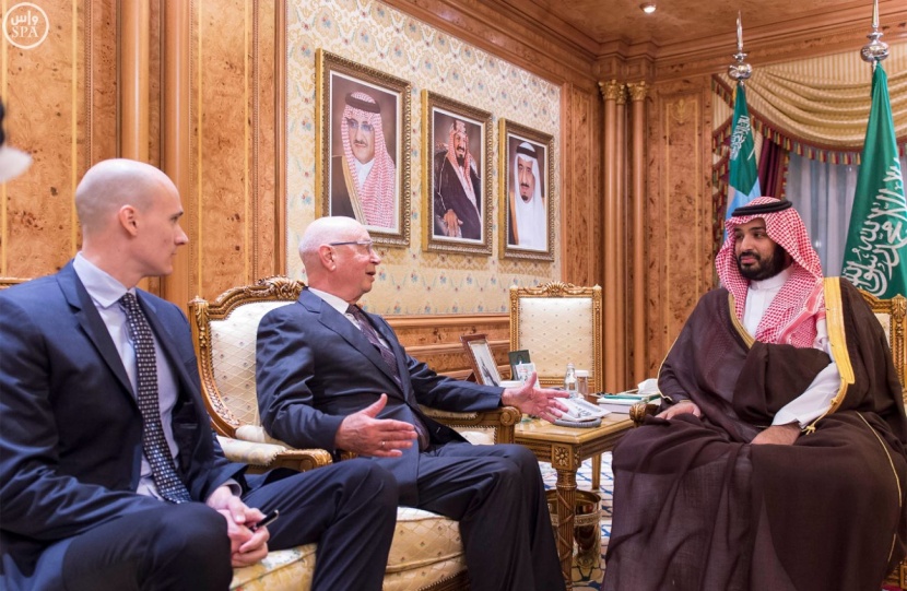 ولي ولي العهد يبحث مع رئيس المنتدى الاقتصادي العالمي عدداً من الموضوعات