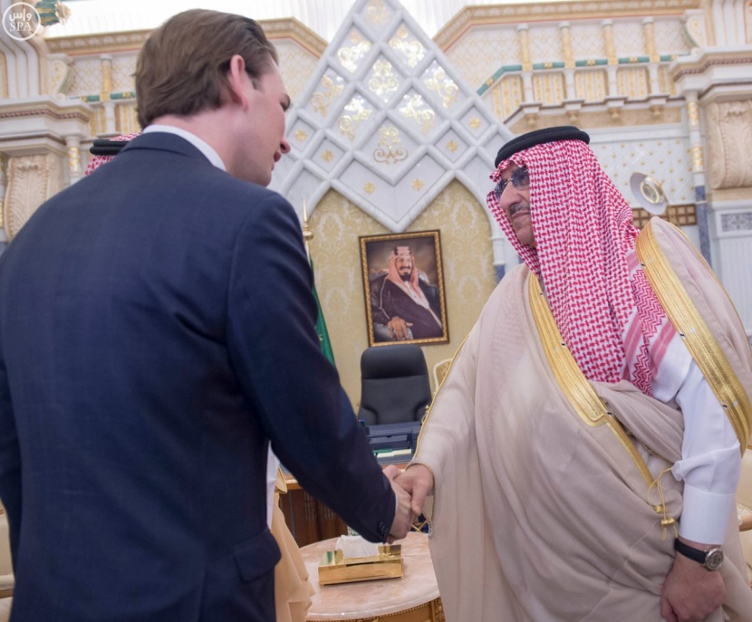 خادم الحرمين الشريفين يستقبل وزير خارجية النمسا